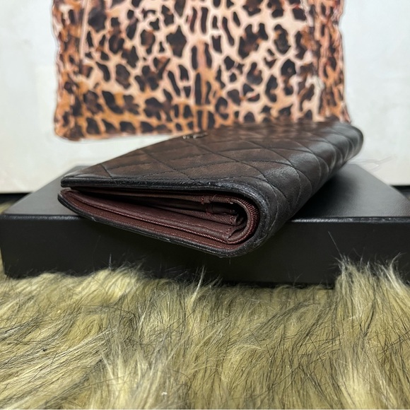 Authentic  Chanel Bifold wallet - Picture 8 of 16